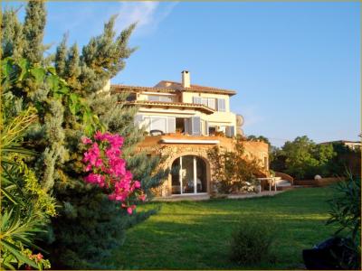 Stattliche Villa in exklusiver Lage im Südosten von Mallorca !