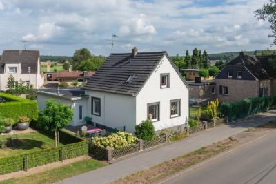 Elten: Freistehendes Einfamilienhaus mit Sommerwohnzimmer