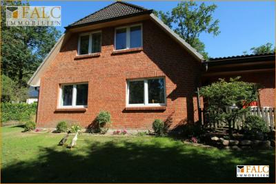 GROßZÜGIGES EINFAMILIENHAUS IN GRÜNER SACKGASSENLAGE - NUR 25 MIN. VON LÜNEBURG! GROßZÜGIGES EINFAMILIENHAUS IN GRÜNER SACKGASSENLAGE - NUR 25 MIN. VON LÜNEBURG!