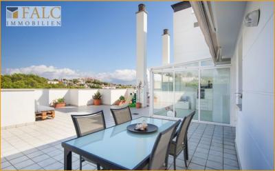 Dachgeschosswohnung mit Ausblick auf die Berge und das Meer in Cala Major, Palma de Mallorca