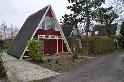 Zwischen den Wäldern in der direkten Umgebung der Osterschelde steht dieses gepflegte Ferienhaus.